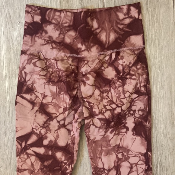 Amazon Booty scrunch splash Tie dye seamless leggings - Picture 4 of 6